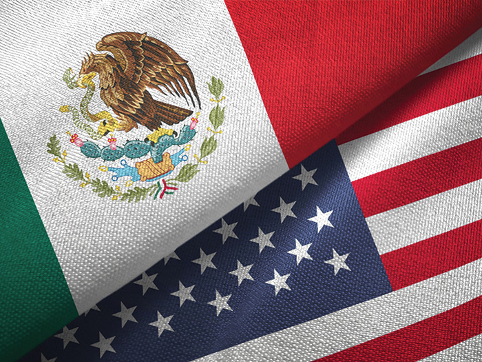 The Mexican and U.S. flags